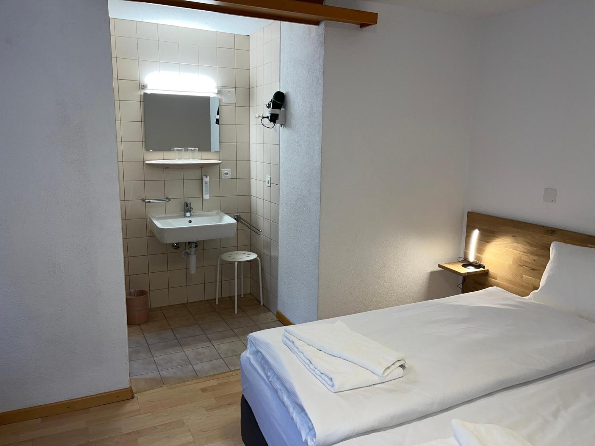 Hotel Drei Koenige Кур Екстериор снимка