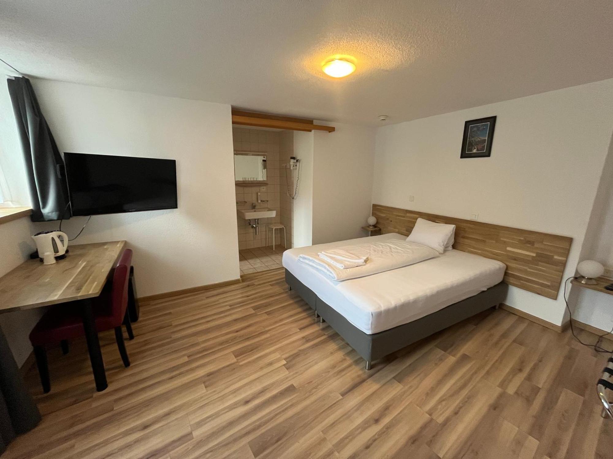 Hotel Drei Koenige Кур Екстериор снимка
