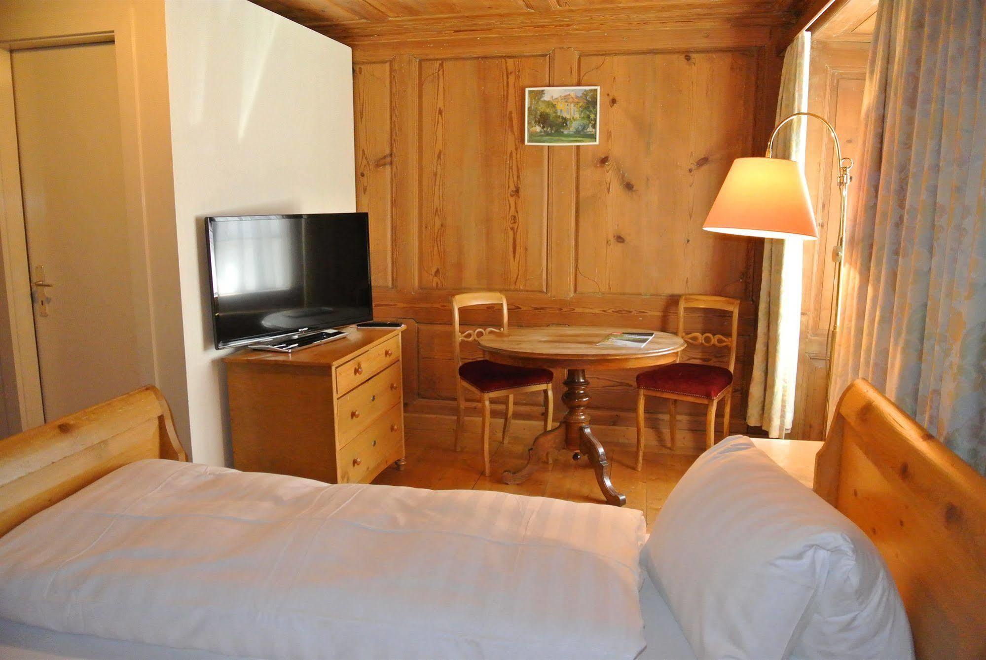 Hotel Drei Koenige Кур Екстериор снимка